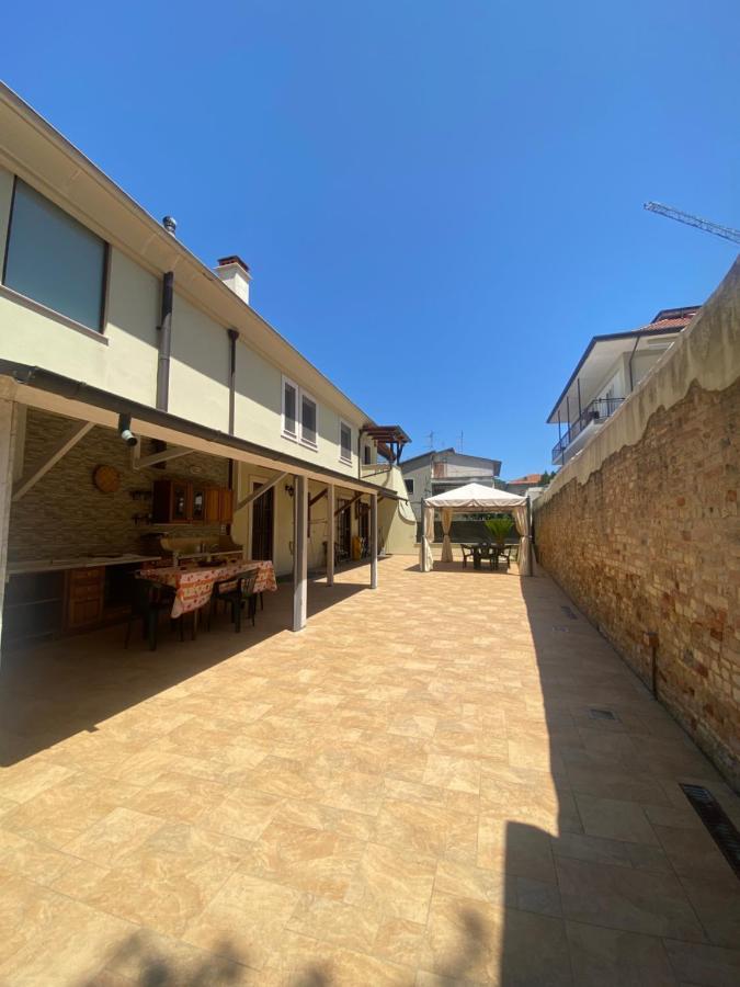 Caserma Guelfa - Casa Vacanza Chiarina San Benedetto del Tronto Eksteriør billede