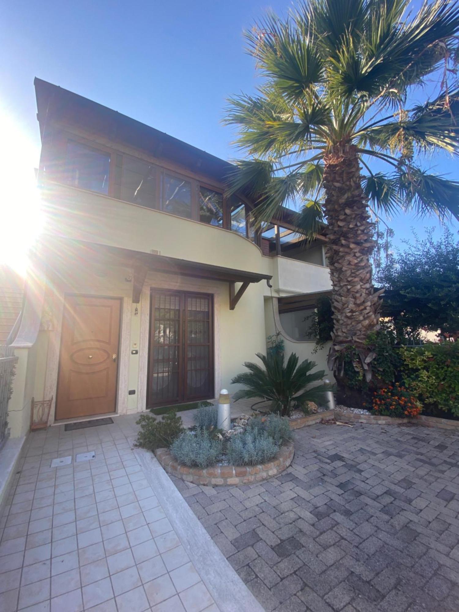 Caserma Guelfa - Casa Vacanza Chiarina San Benedetto del Tronto Eksteriør billede