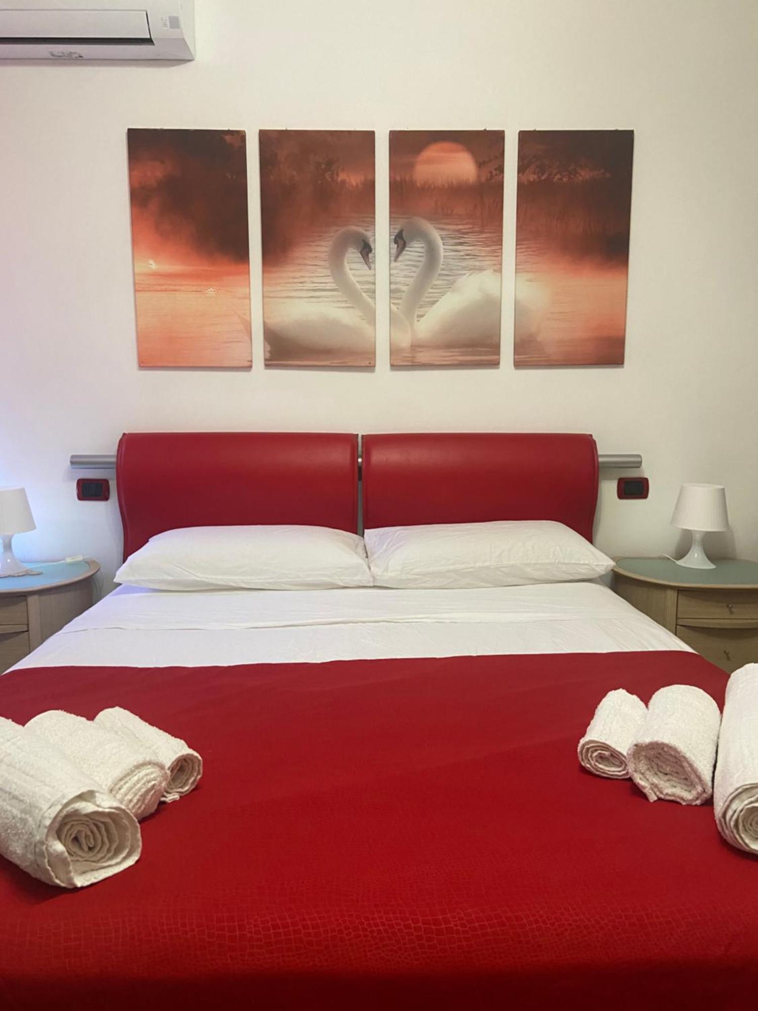 Caserma Guelfa - Casa Vacanza Chiarina San Benedetto del Tronto Eksteriør billede